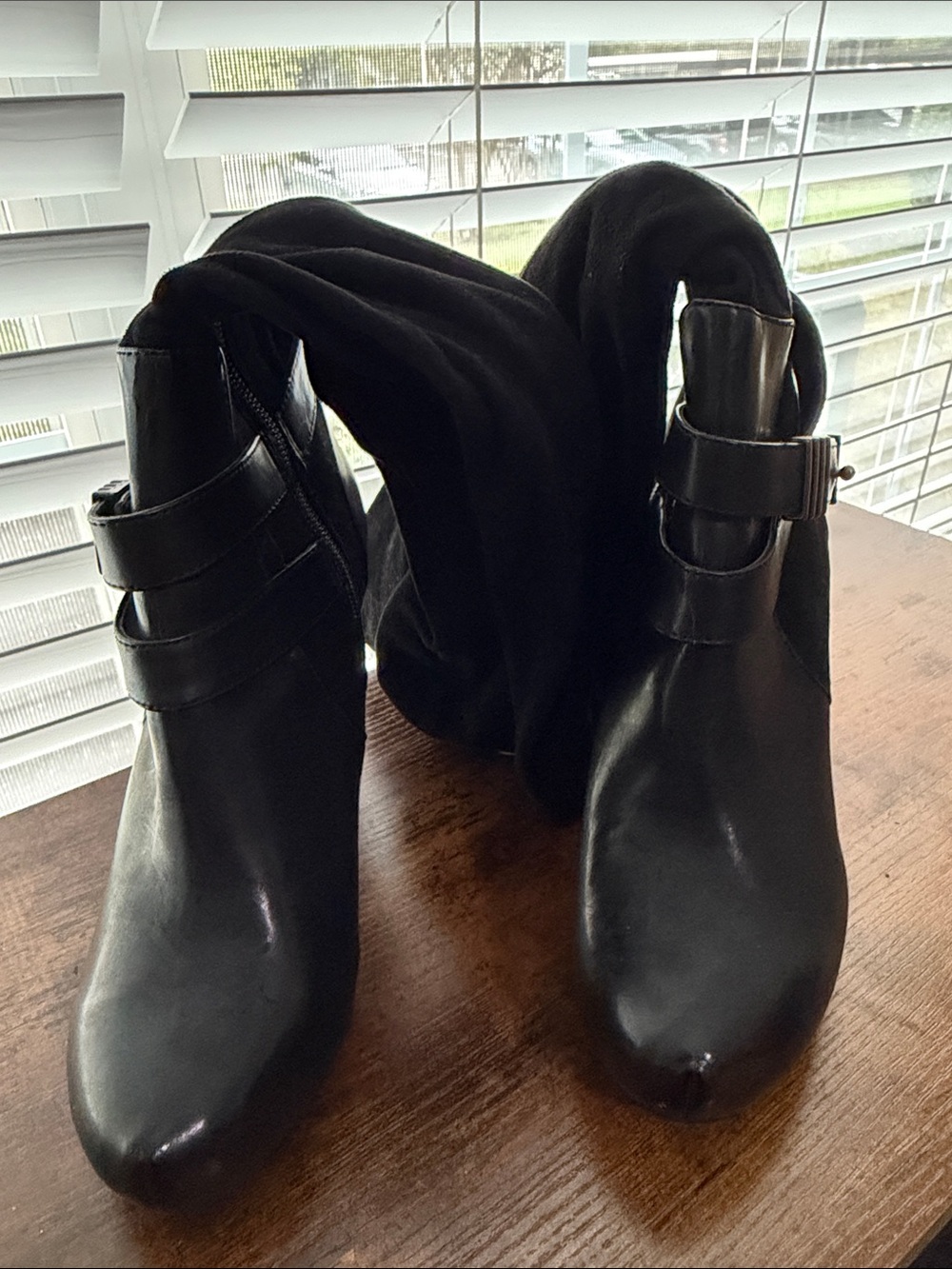 Women's Black Boots with (Cloth upper)